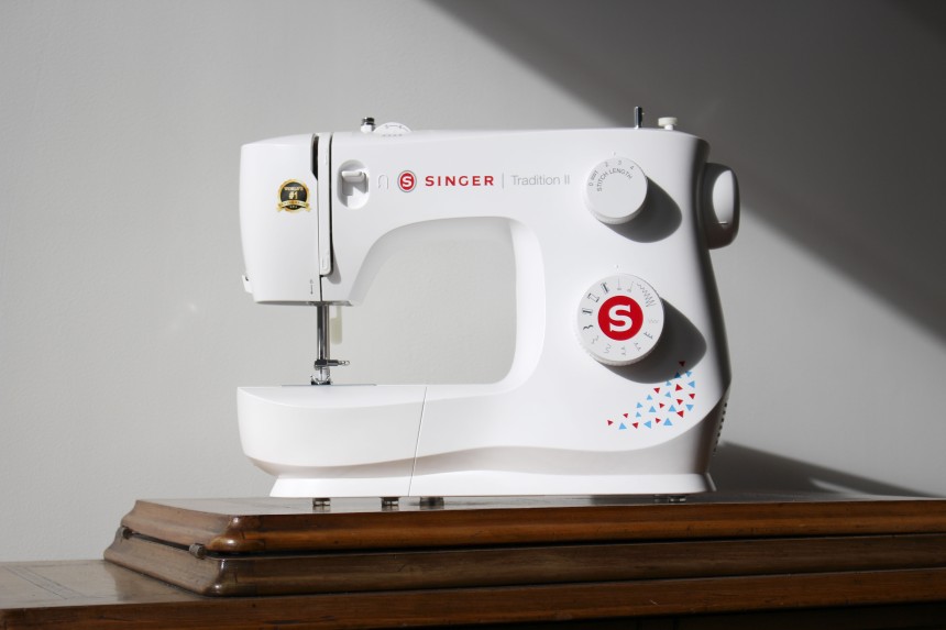 Machine à coudre Singer Tradition 2